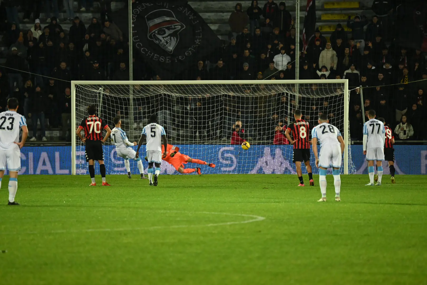 Lucchese-Spal 2-3, tante emozioni ma rossoneri a bocca asciutta