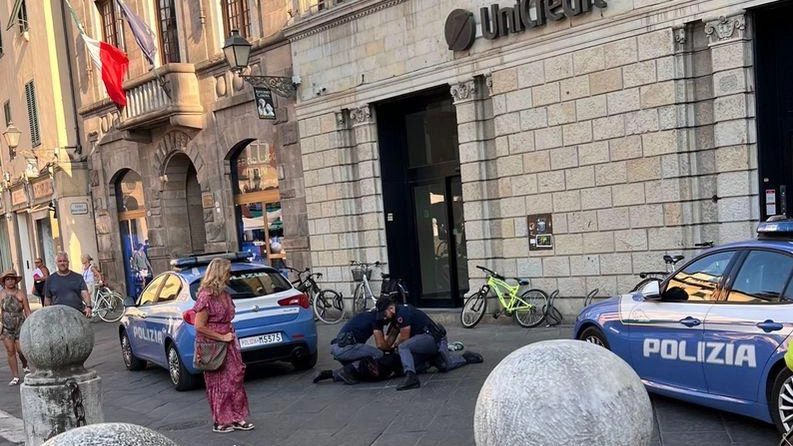 Uno dei tanti movimentati episodi in centro storico