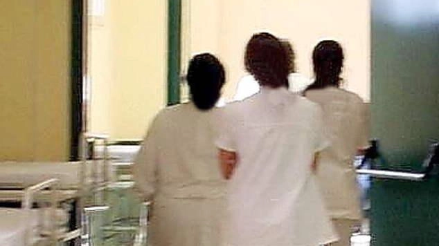 A luglio Tessa Nardini aveva lamentato il trattamento all’ospedale "Mio padre, immunodepresso, abbandonato al Pronto soccorso". Raccomandata dei legali del nosocomio e l’ira del sindaco Alessandrini . .