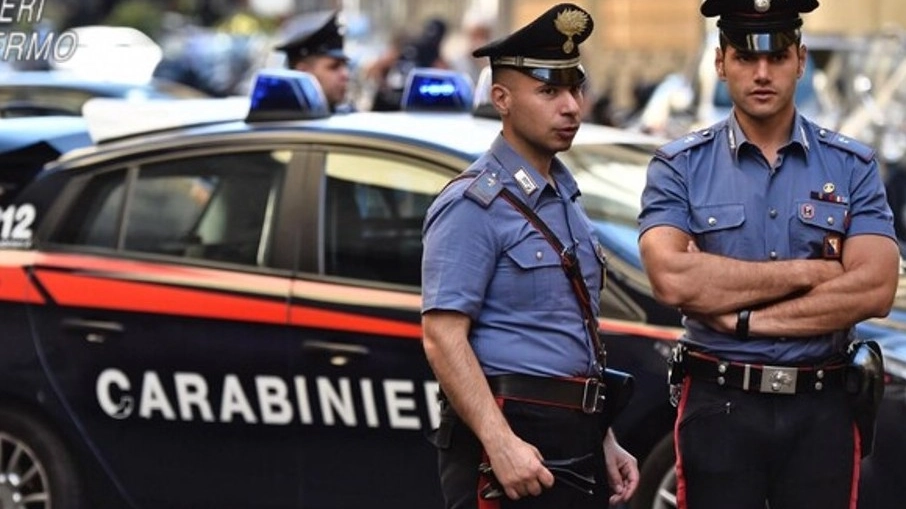 Carabinieri in una foto di repertorio. Le lunghe e meticolose indagini hanno portato all'arresto di tre giovani