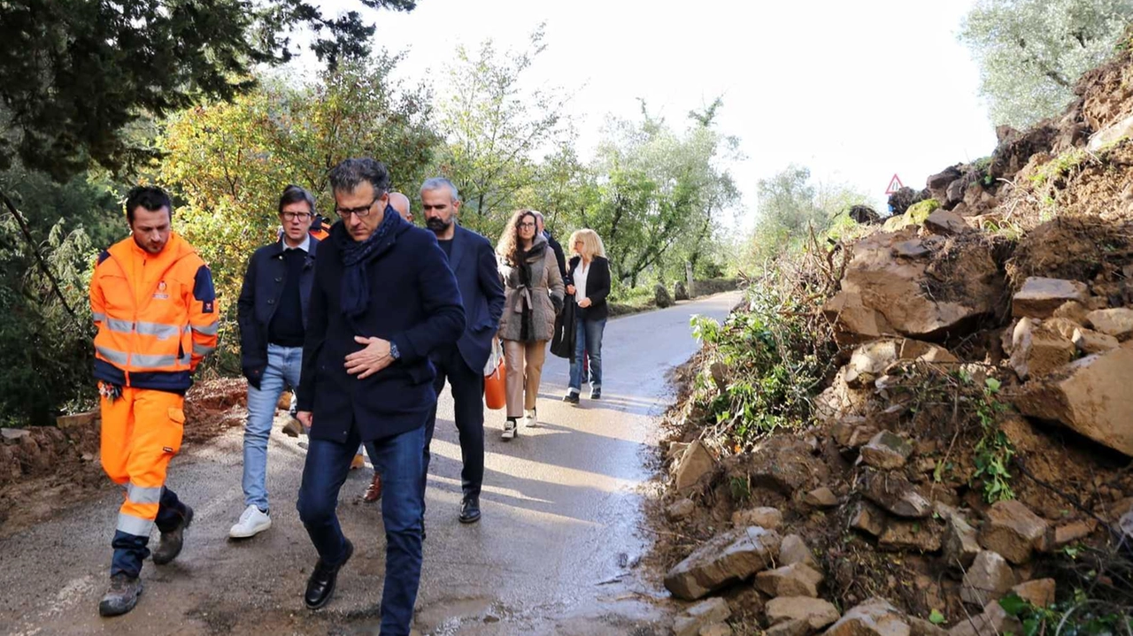 Un sopralluogo svolto a Vinci dopo l’alluvione di novembre