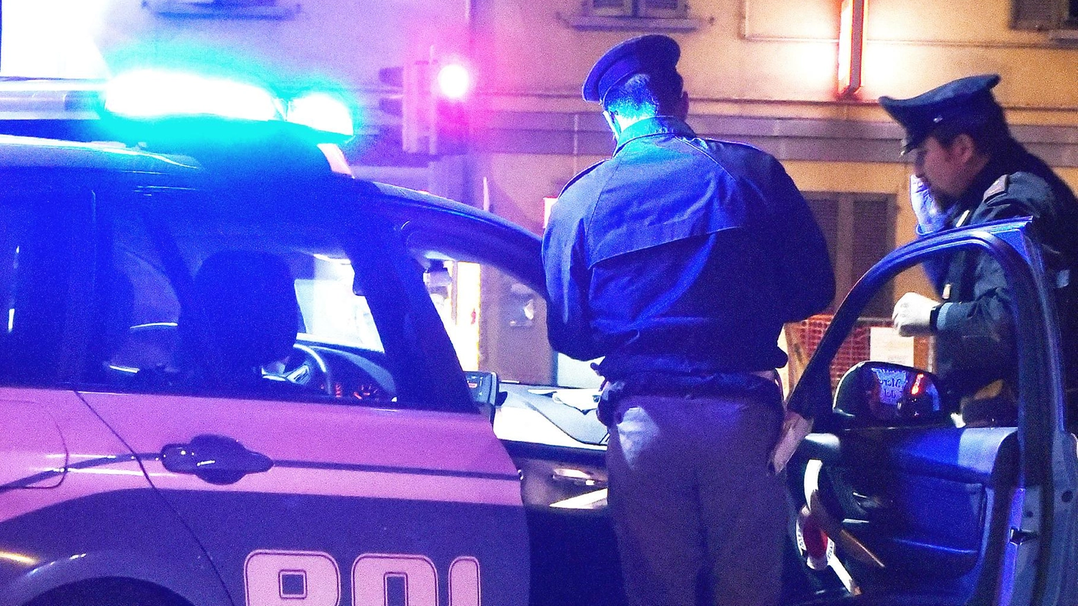 Sotto il tiro dei vandali. Decine d’auto danneggiate nel quartiere San Giovanni