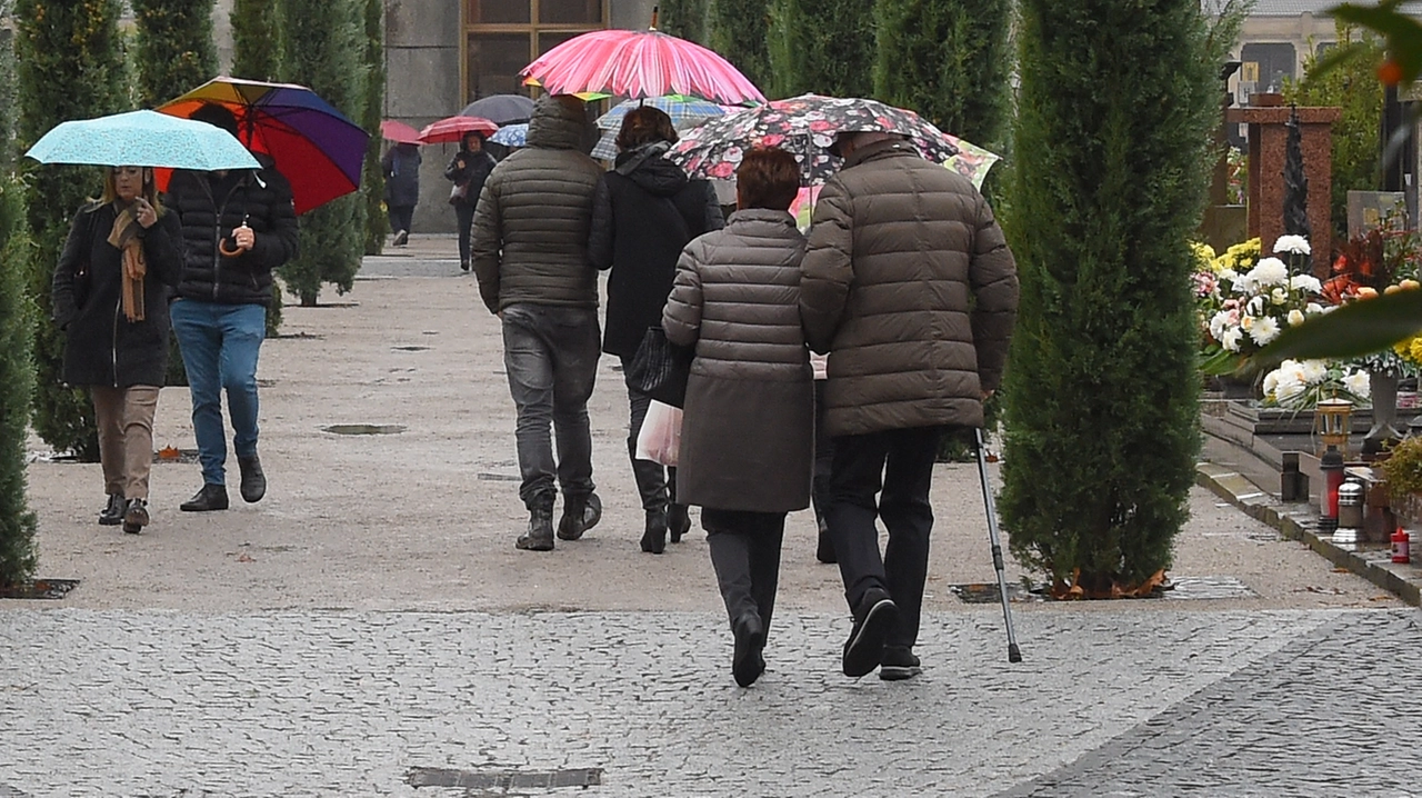 Il funerale senza sepoltura, la buca non era stata scavata. ‘Doppio dolore per la famiglia’