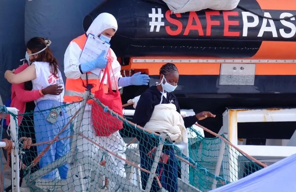 In arrivo la nave carica di migranti. Pronta la macchina dell’accoglienza