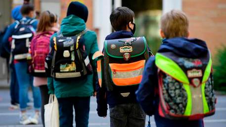 Bambini a scuola in anticipo per aiutare i genitori che lavorano. La scommessa di Arcidosso