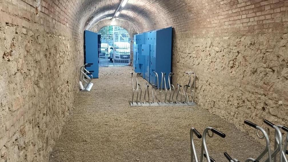 Nuovo deposito bici al parcheggio Stadio. Servizio di sosta e rimessaggio a chiamata