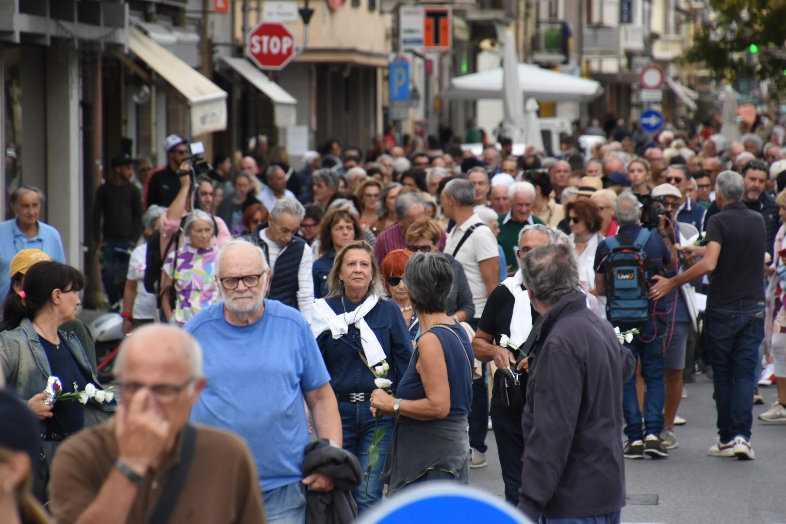 Sfide politiche oltre la banalità del male