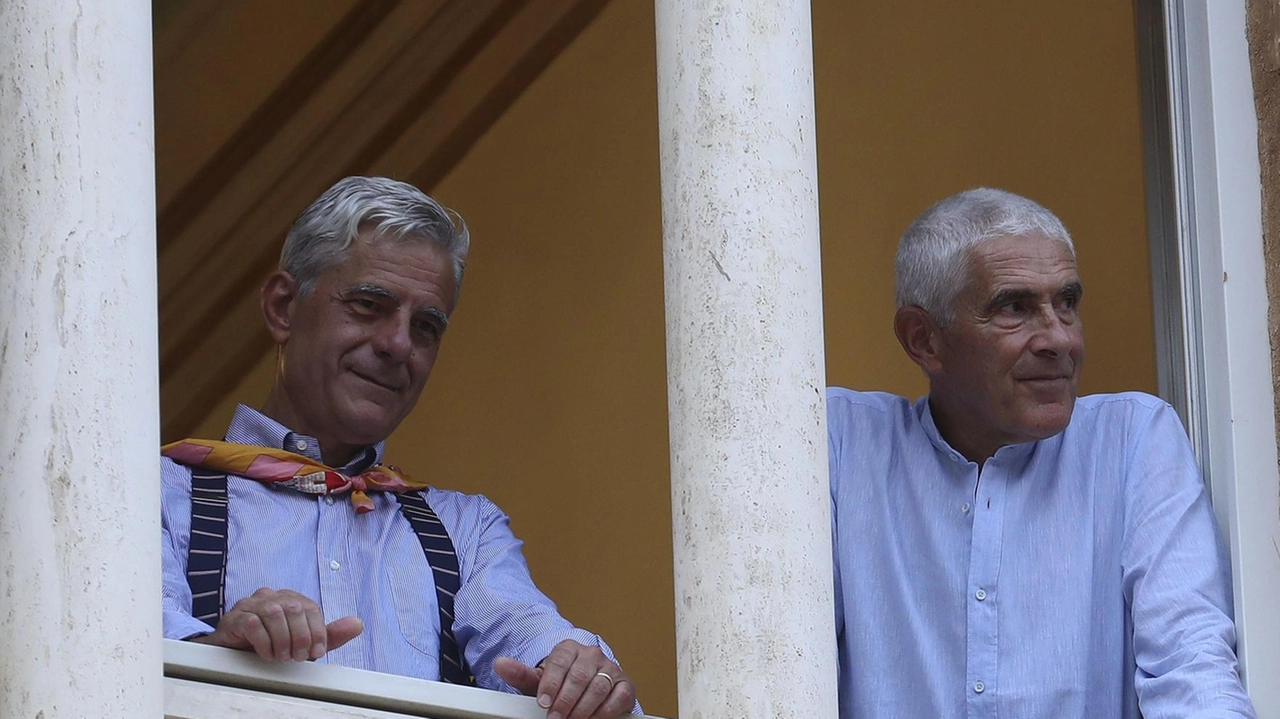 Pierferdinando Casini e Simone Guerrini, capo segreteria del presidente della Repubblica Mattarella; a lato Alex Del Pietro con gli assessori