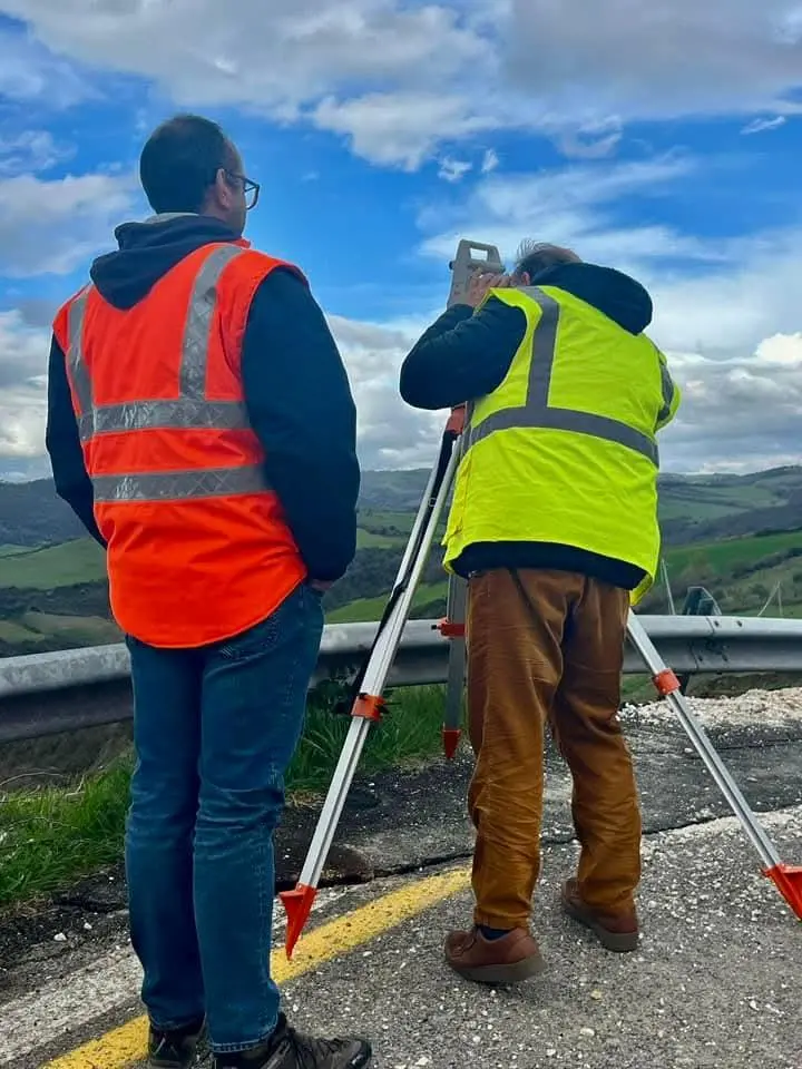 Strada 68 franata, corsa contro il tempo per una riapertura parziale