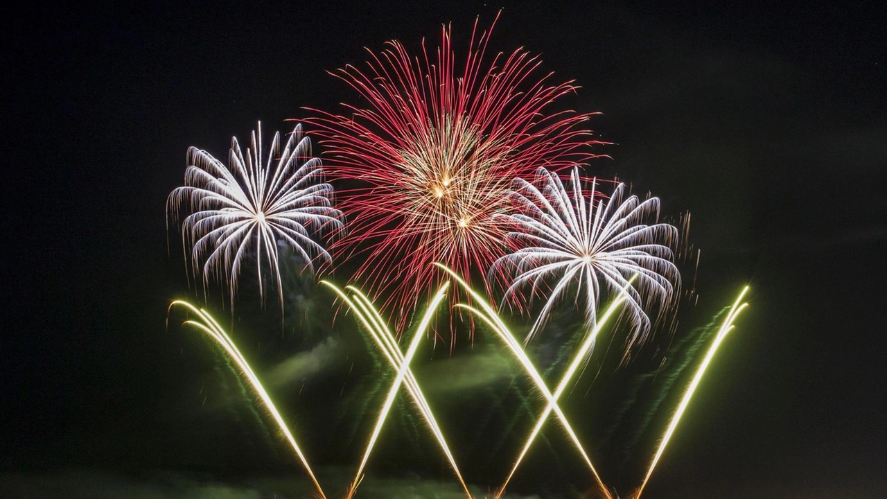 Mercoledì sera alle 22 grande chiusura con i fuochi d’artificio dal pontile