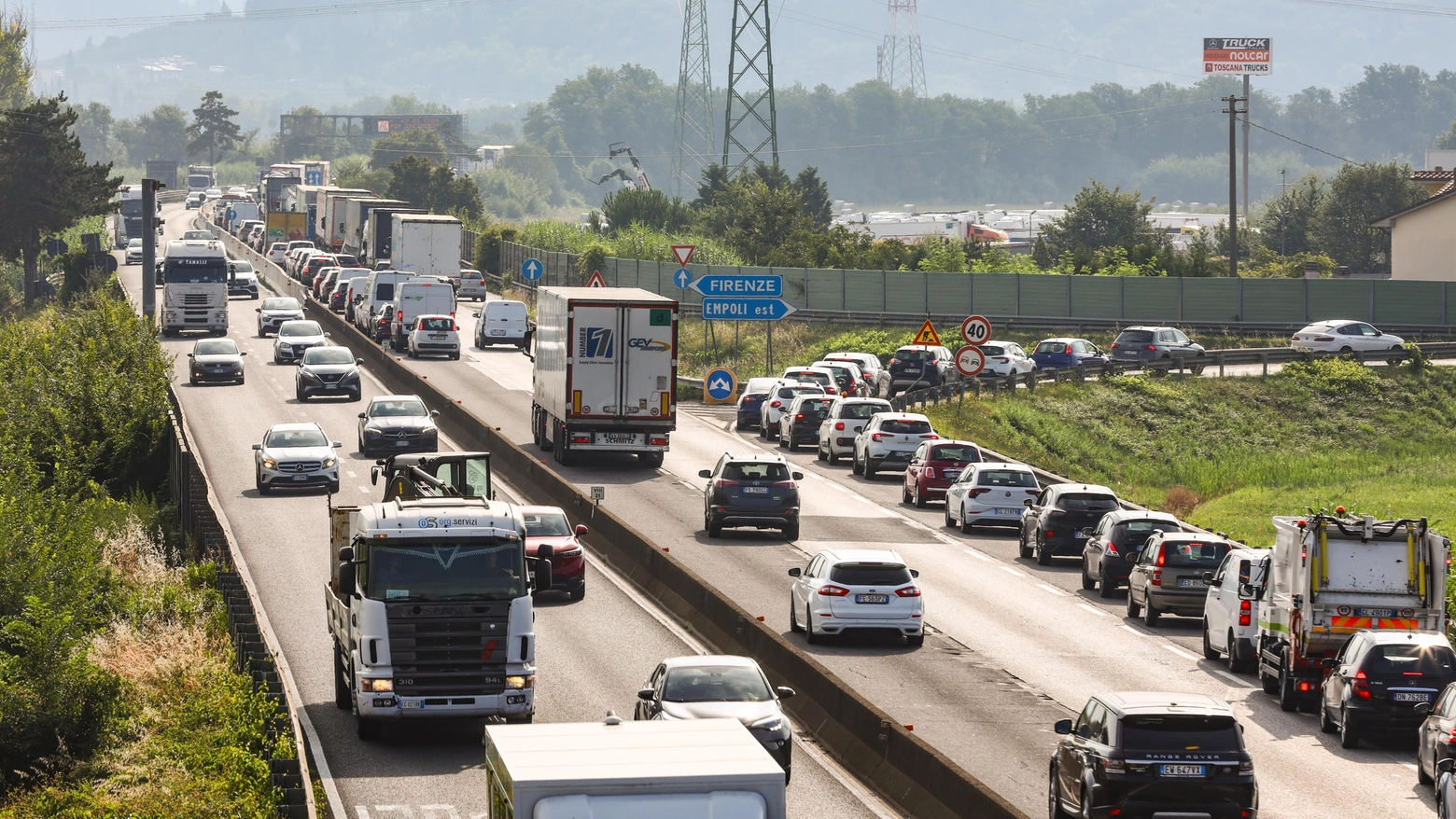 Traffico in FiPiLi dopo un incidente (foto Gasperini / Germogli)