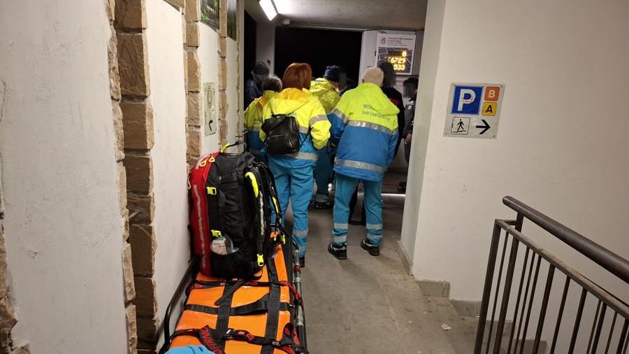 In trappola dentro l’ascensore di un parcheggio, 24enne salvato a San Casciano