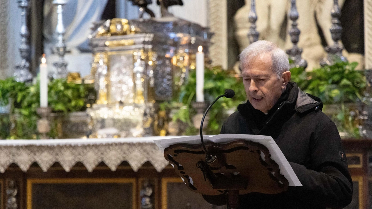 Ancora monsignor Benotto durante la breve funzione in Cattedrale (Fotoservizio E.M. Del Punta/Valtriani)