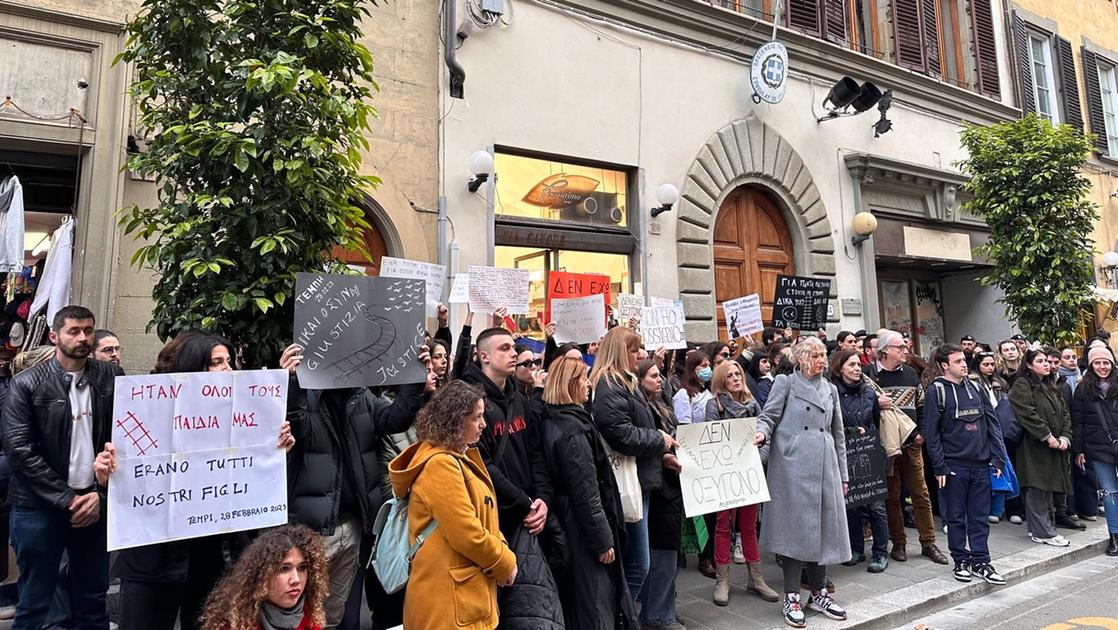 Anche a Firenze proteste della comunità greca per l’incidente ferroviario ancora senza colpevoli