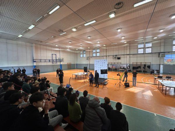 Gare di robotica e volley. Prima di Natale mattinata di premiazioni all’Isis Valdarno