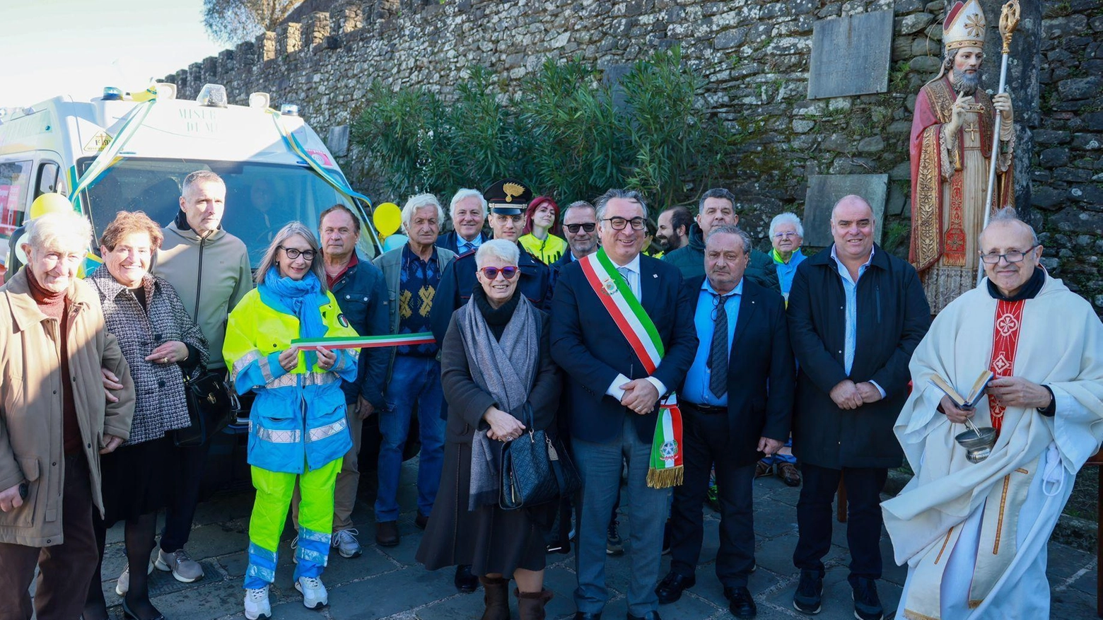 Donata una nuova ambulanza. Il gesto della comunità solidale  per la festività di San Martino