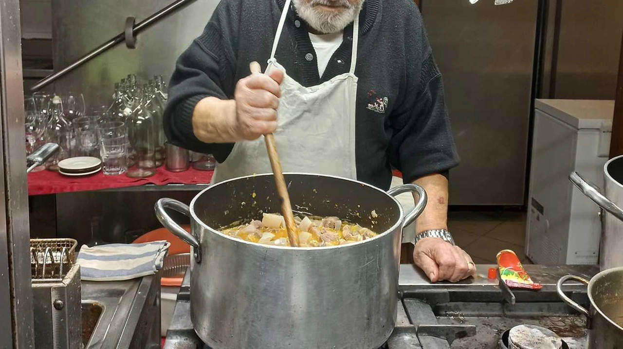 Piero Brunelli, noto e amato in città, è deceduto all'età di 84 anni. Operaio e poi infermiere, si dedicava alla cucina, diventando esperto nella preparazione di piatti tipici. Lascia la moglie, i figli e tanti amici. I funerali si terranno oggi alle 15.30.