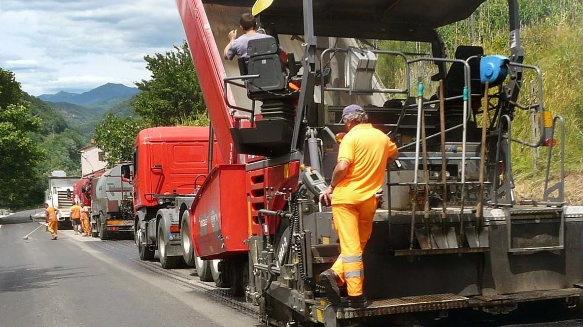 Raffica di lavori sulle strade a Carmignano