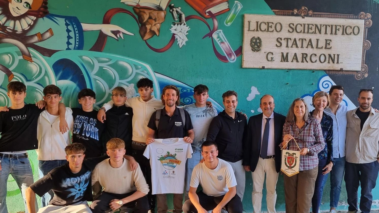 Nove studenti del liceo scientifico sportivo dell’Iis Pietro Aldi rappresenteranno Grosseto ai Giochi interprovinciali di Latina, promossi dal progetto "Game Upi". L'iniziativa mira a promuovere l'inclusione sociale attraverso lo sport, coinvolgendo province, scuole e associazioni sportive.