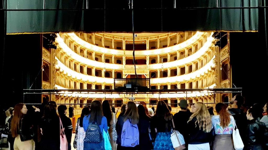 Le attività di laboratorio saranno tenute da operatori teatrali professionisti con l’obiettivo di aiutare a sviluppare tecniche interpretative ed espressive