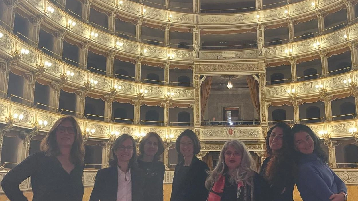 Nella foto alcune organizzatrici con le ricercatrici protagoniste. A partire da sinistra: Lazzeri, Mennucci, Di Pasquale, Binda, Pepicelli, Maglieri e Chiofalo