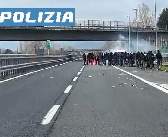 Scontri fra ultras in autostrada. Arrestato un 33enne di Perugia