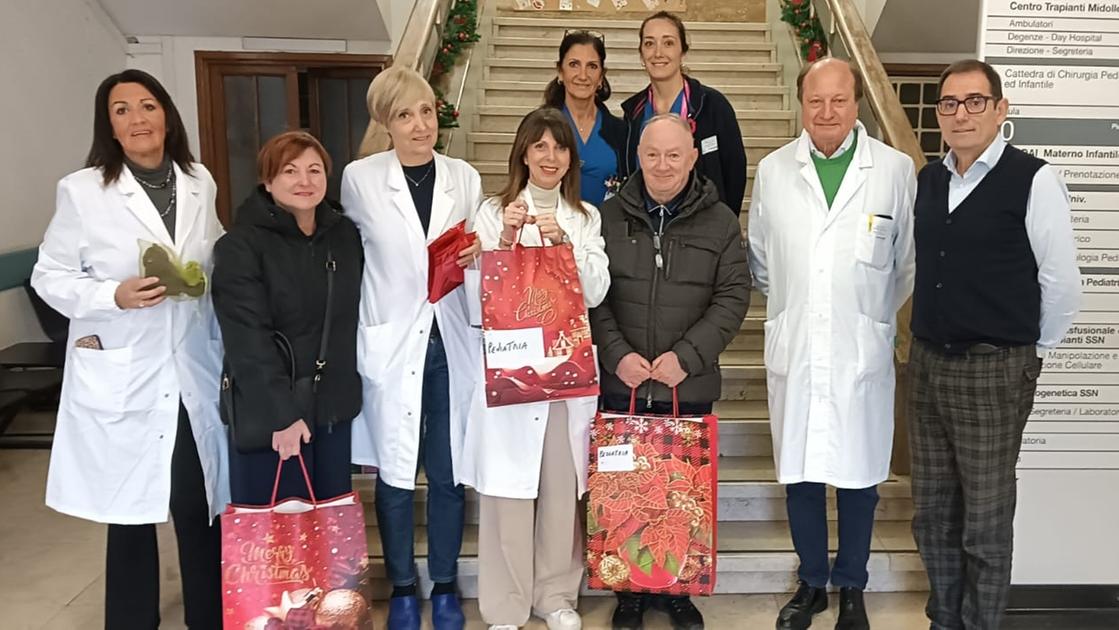 Il Natale è tradizione: i doni in legno di Enrico Della Rosa tornano al Santa Chiara