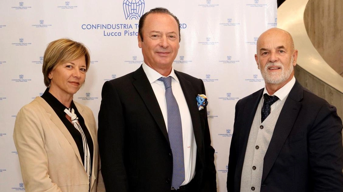 Il presidente di Confindustria Daniele Matteini (al centro) con i vice presidenti Fabia Romagnoli e Tiziano Pieretti