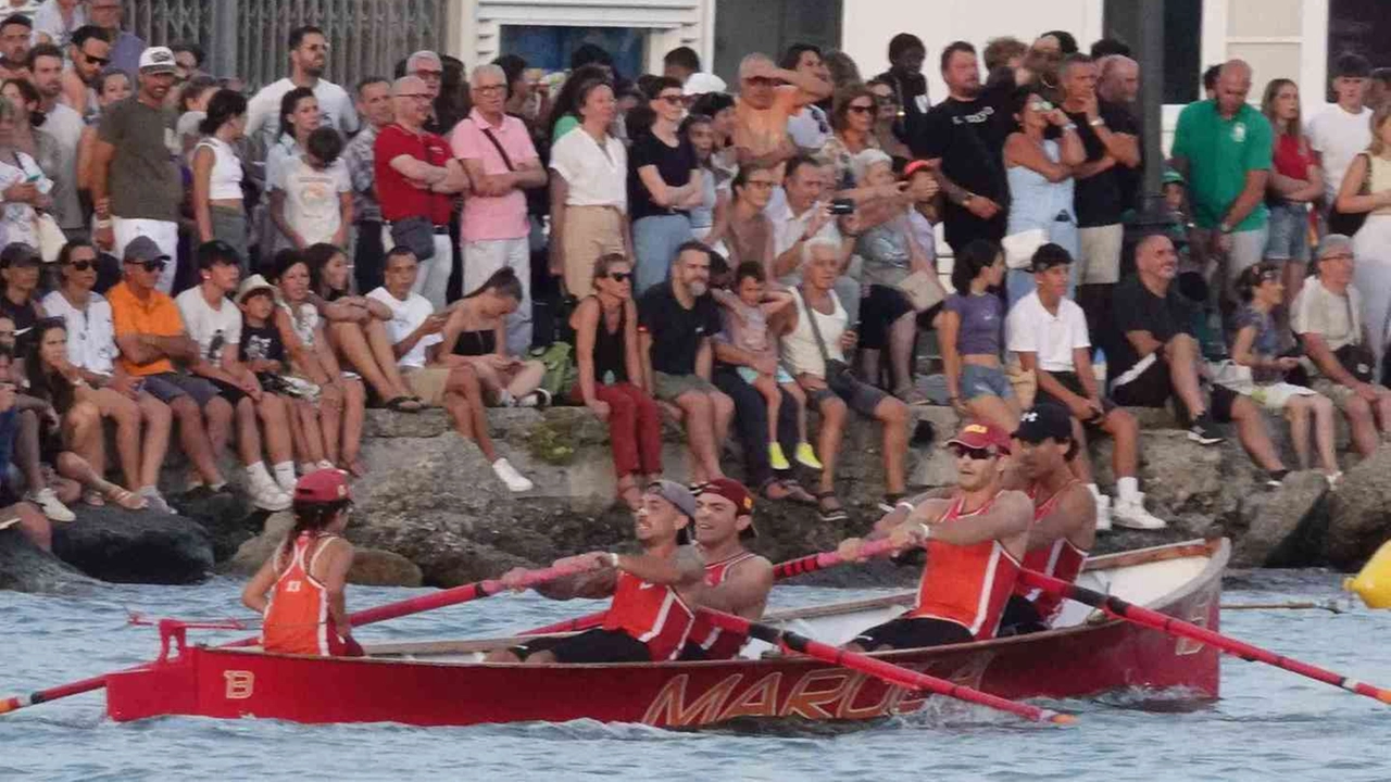 Un momento del Palio del Golfo disputato domenica 4 agosto