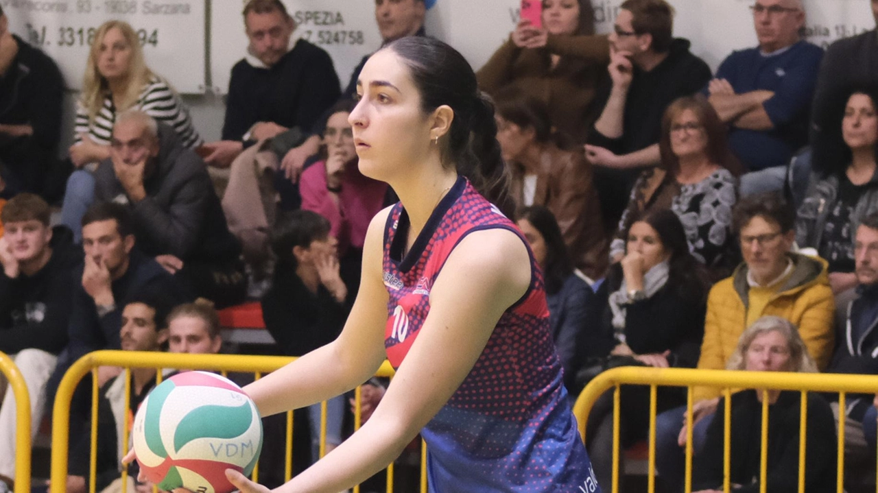 Virginia Rocio Mazzocca in azione con la maglia del. Santo Stefano Magra, vittorioso nel match. contro la Serteco (foto Massimo Pasquali)