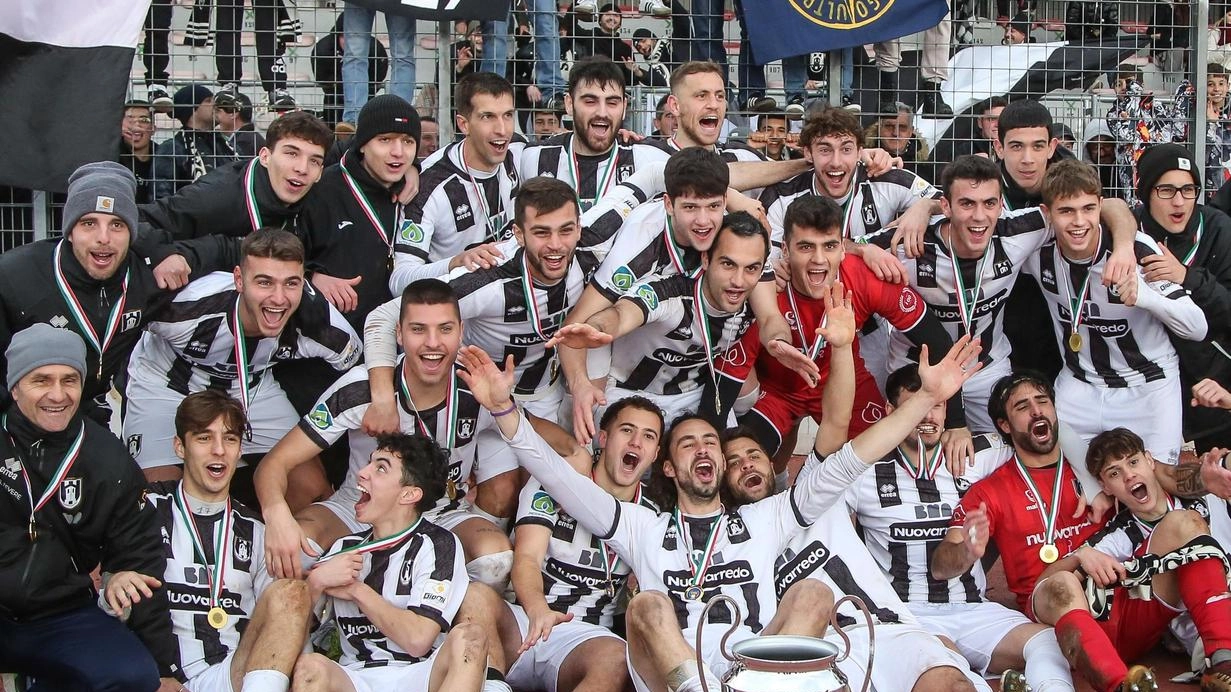 Il Sansepolcro festeggia la conquaista della Coppa Italia fase umbra