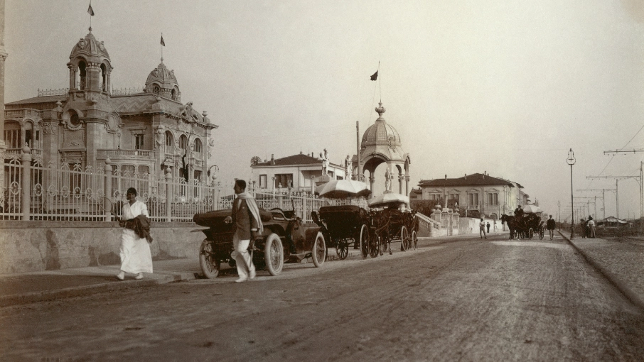 Viale Carducci, Viareggio (Archivio Alinari, Firenze)