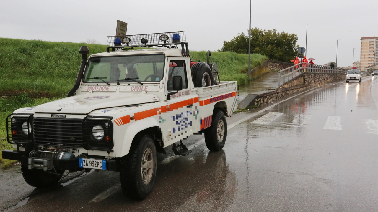 Un mezzo della Protezione civile (Foto Germogli)