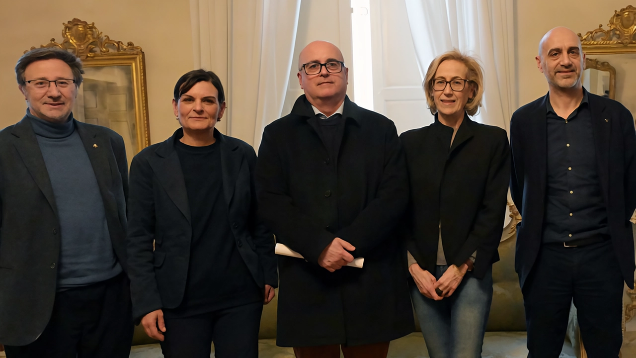 La presentazione del progetto pilota che porta gli spettacoli e le compagnie direttamente tra i bambini che diventano a loro volta protagonisti (foto Alcide)