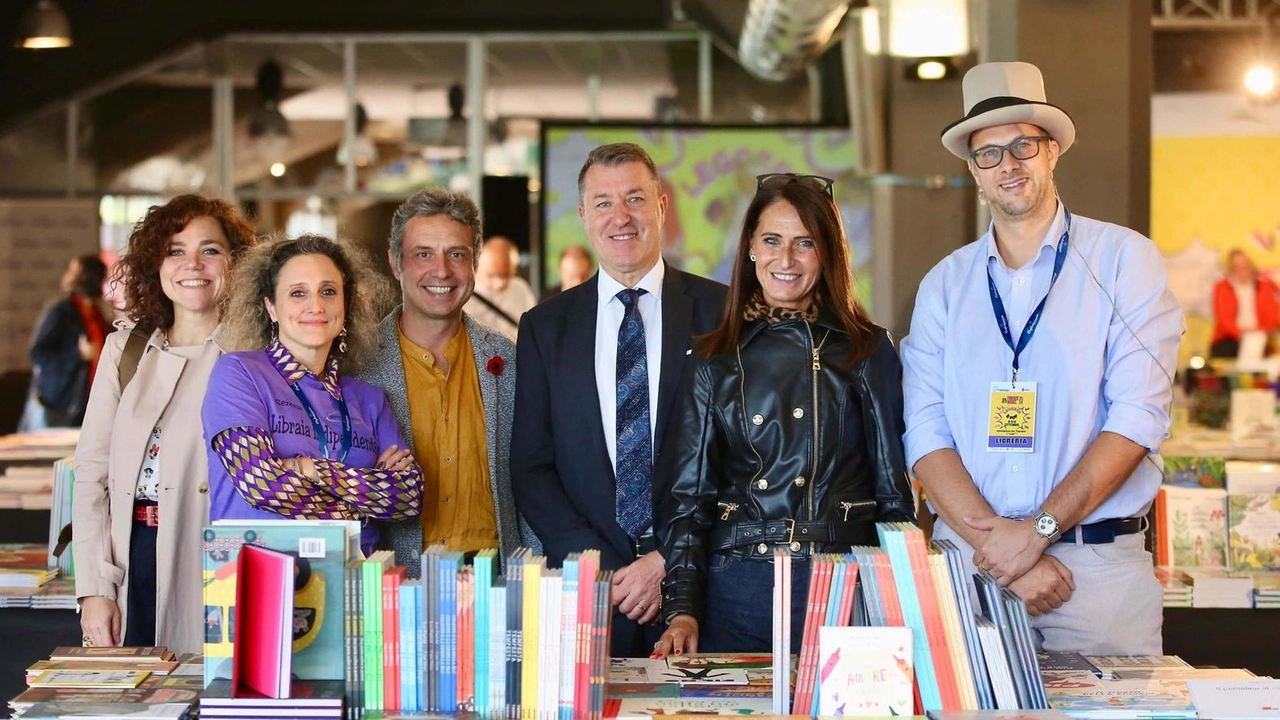 Iniziato ’Firenze Books’: fino a domani l’Ippodromo del Visarno sarà una grande libreria con proposte per tutti