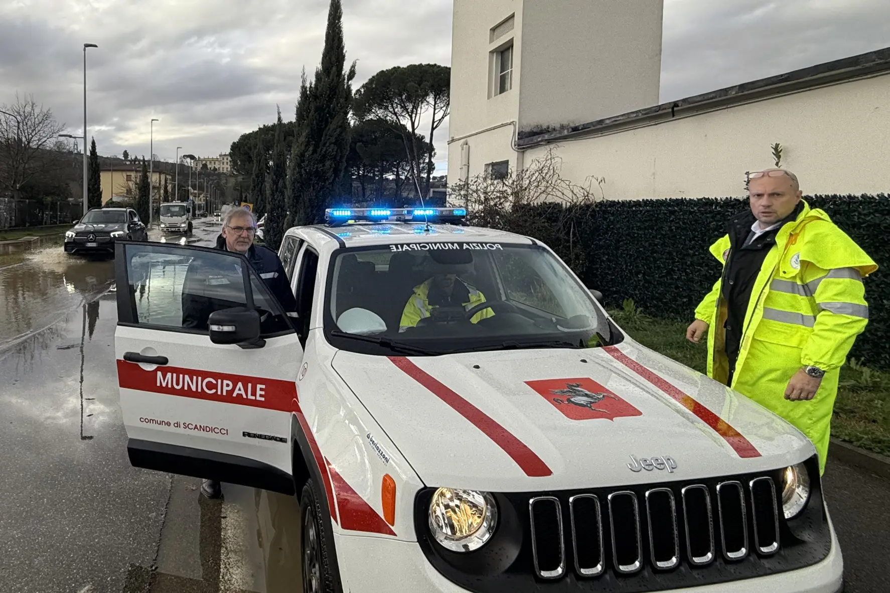 Investe una studentessa e scappa, telecamere al vaglio