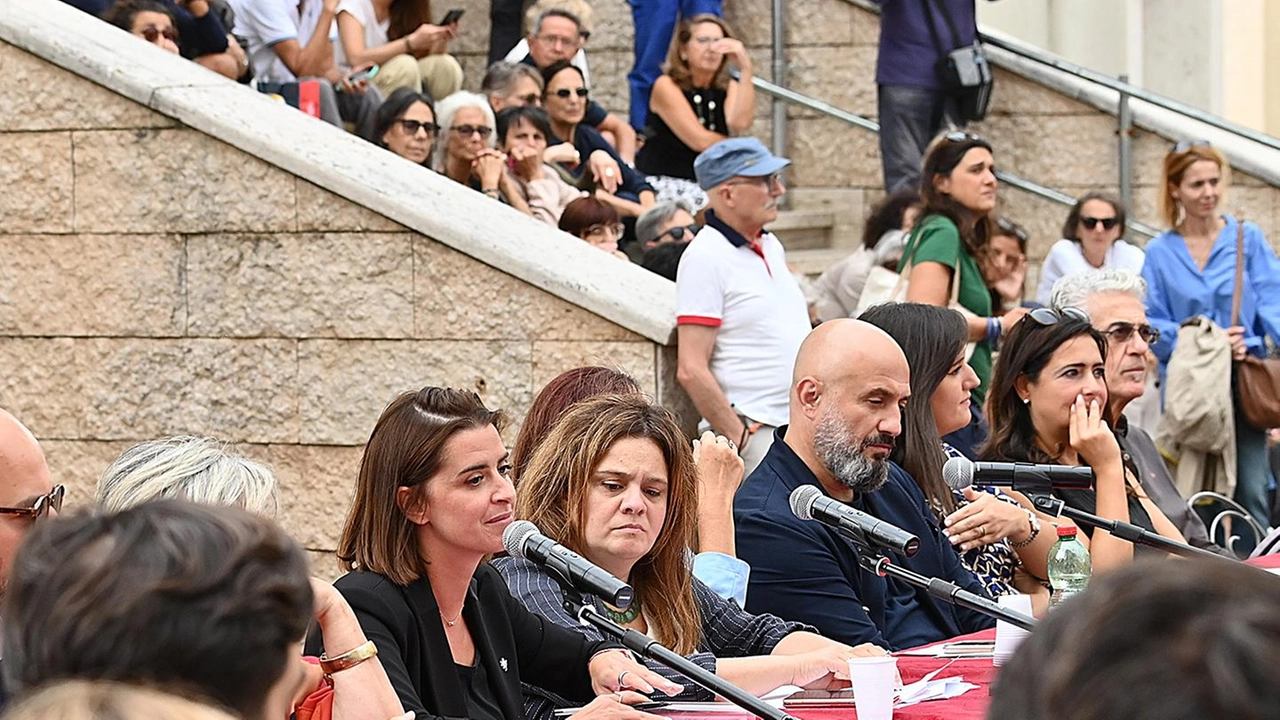 La sindaca Vittoria Ferdinandi in Piazza del Bacio (Foto Crocchioni)