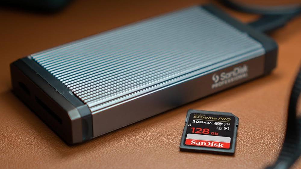 L’accessorio INDISPENSABILE per i videomaker: SanDisk Extreme da 128 GB, sconto folle del 54%