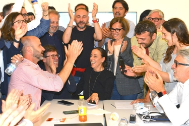 Sara Funaro sindaca di Firenze: risultati dei ballottaggi, sconfitto Schmidt