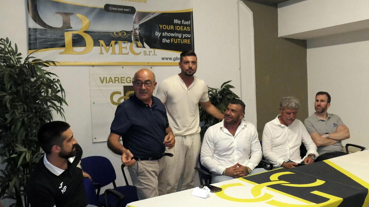 Il Cgc Viareggio tornato in A1 nel giorno della presentazione