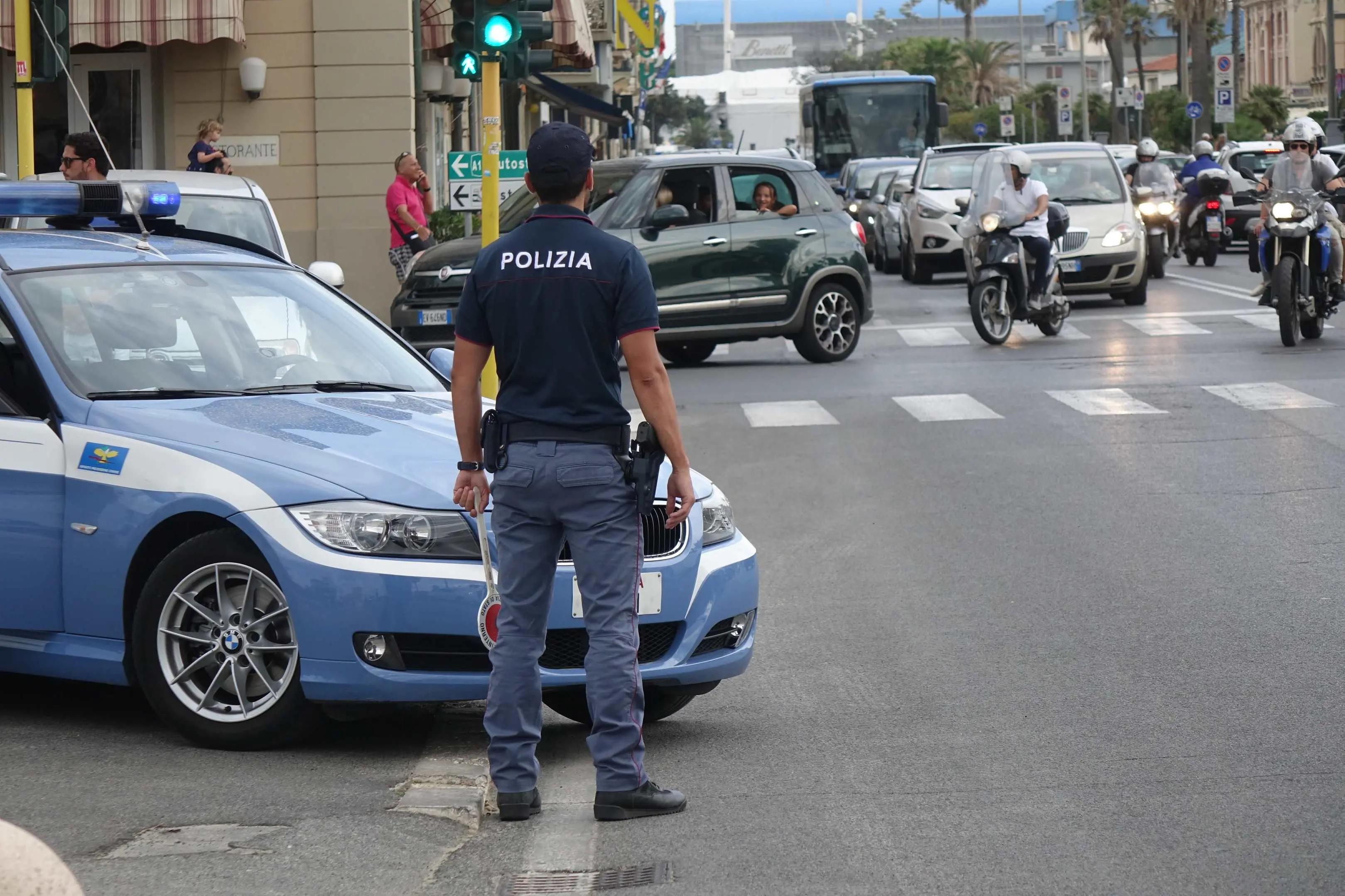 Rapina a mano armata, messo a segno colpo da 6mila euro