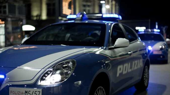 Un'auto della polizia (Foto Ansa)