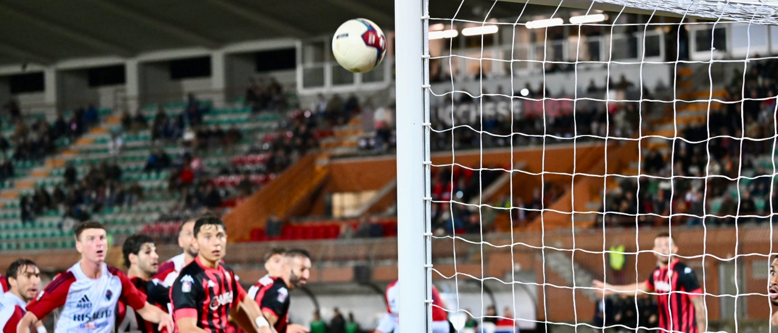 Pareggio casalingo contro i liguri. I rossoneri centrano due legni con Frison e Quirini.