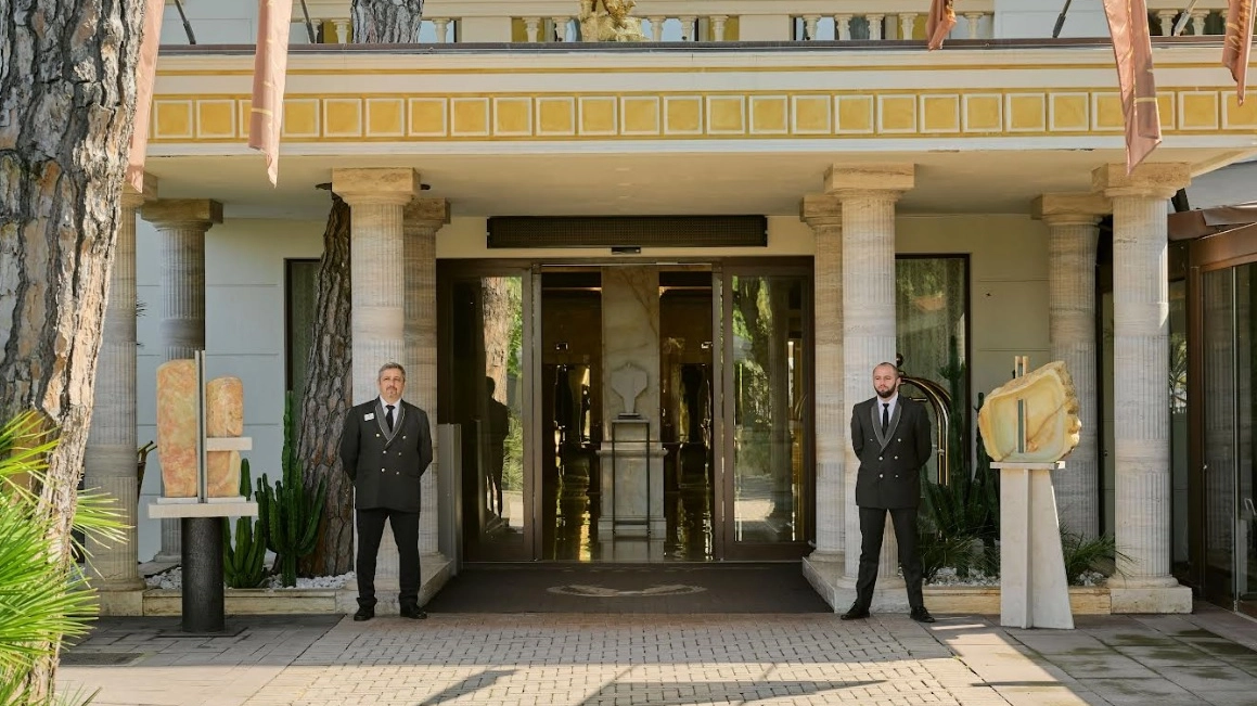 Un’immagine dell’ingresso del Grand Hotel Imperiale in via Mazzini