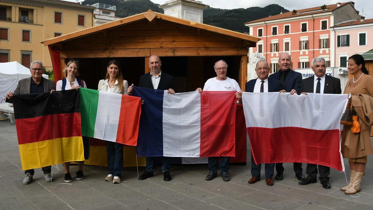 Grande successo per la prima giornata dell’evento in concomitanza con la festa del patrono. Bad Kissingen, Vernon e Nowy Sacz animano piazza Aranci con specialità e tanti eventi.