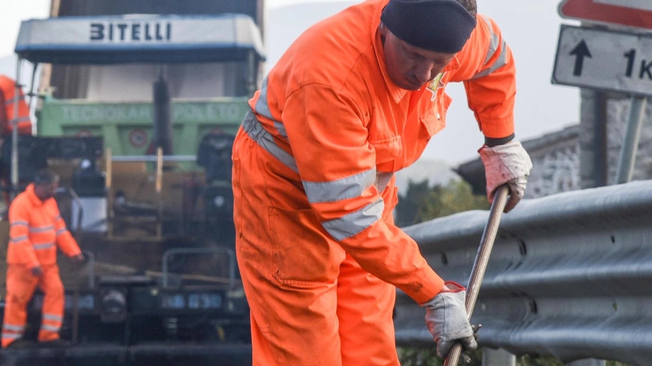 Chiusura temporanea di tratto di via Pruneto a San Giovanni per lavori di manutenzione fognaria e idrica. Divieti di transito e raccomandazioni per automobilisti.