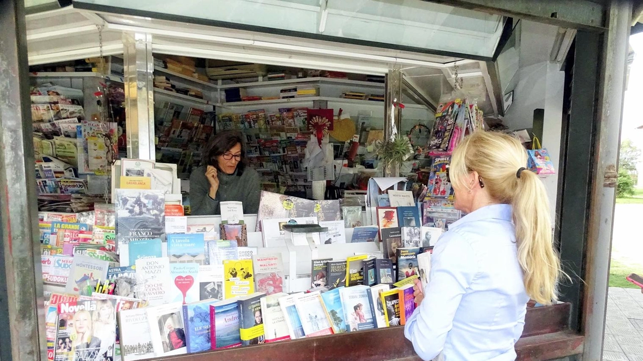 Domenica sarà l’ultimo giorno di apertura dell’edicola di Mila Malavasi a causa dell’eccessiva tassazione che ha strangolato lo storico chiosco