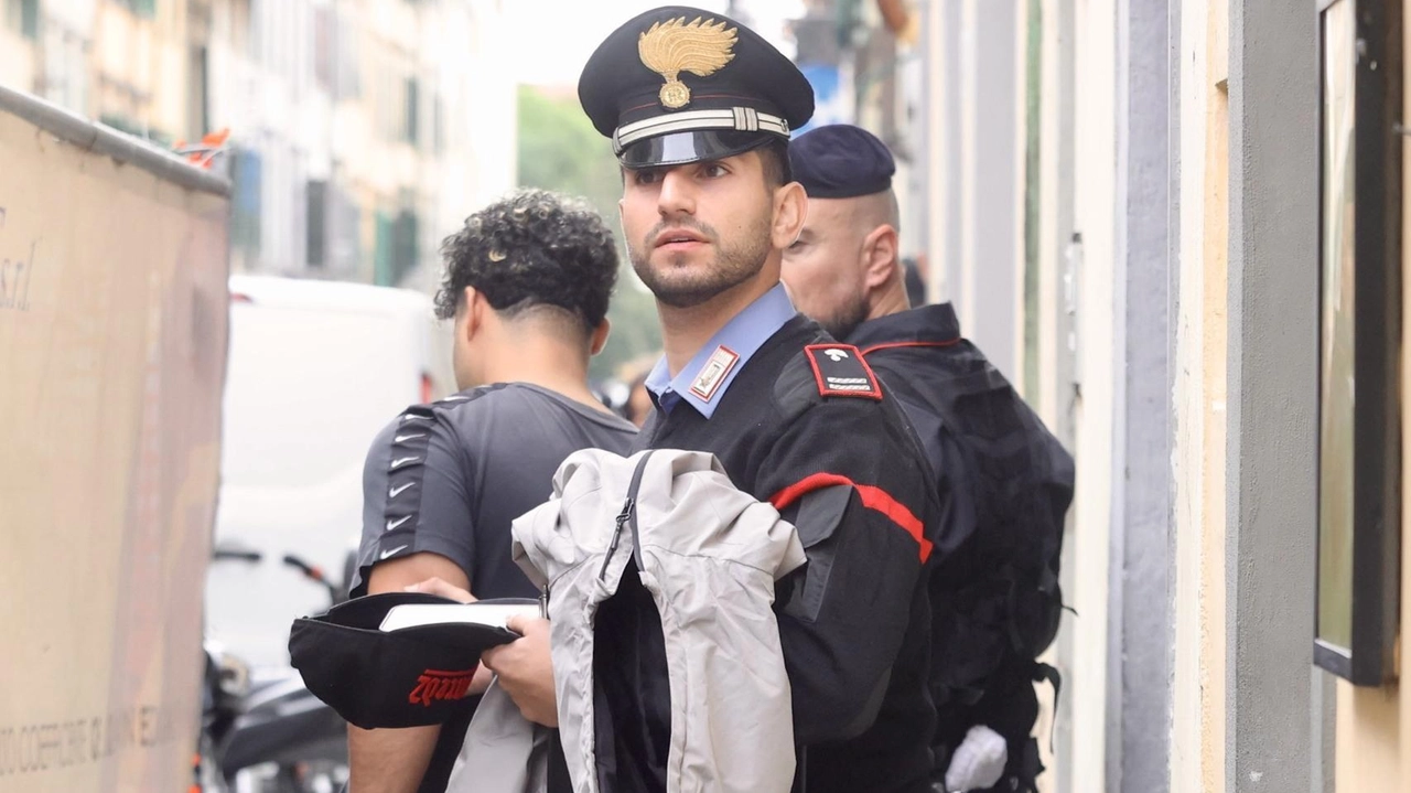 La donna, una 24enne, è stata fermata dai carabinieri in via de’ Serragli (Archivio)