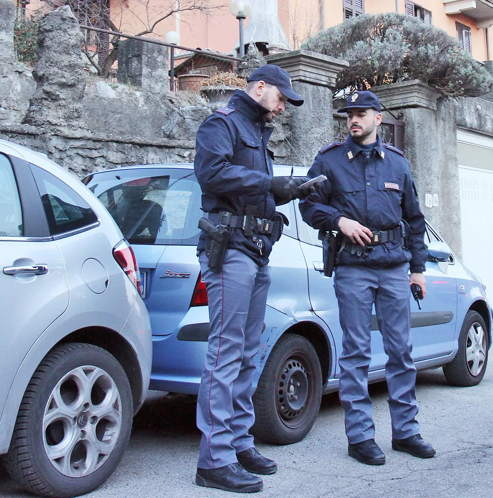 Aggressione in ospedale, 22enne soccorso si scaglia contro un operatore