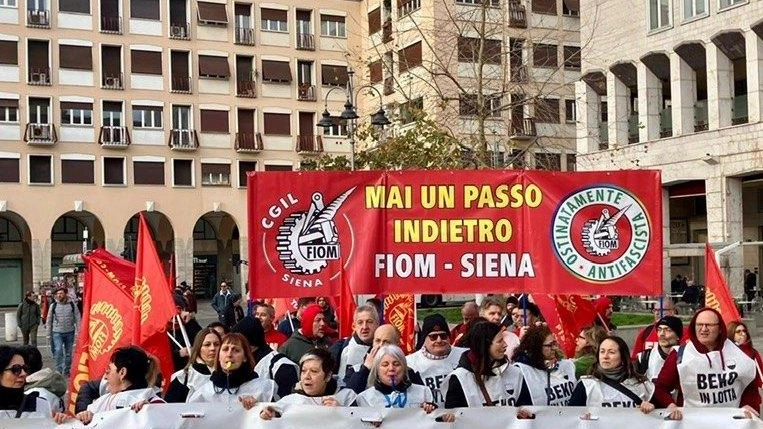 La presidente Carletti convoca politici, sindacati e categorie produttive. Il summit a Roma entro fine mese